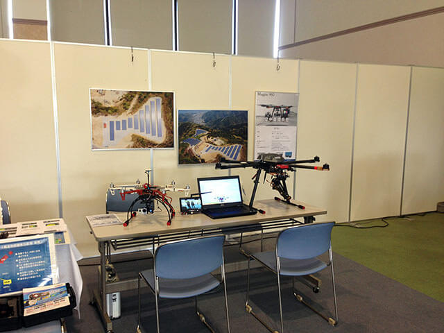 【写真】島内エンジニア製空中撮影UAV（ドローン）の展示