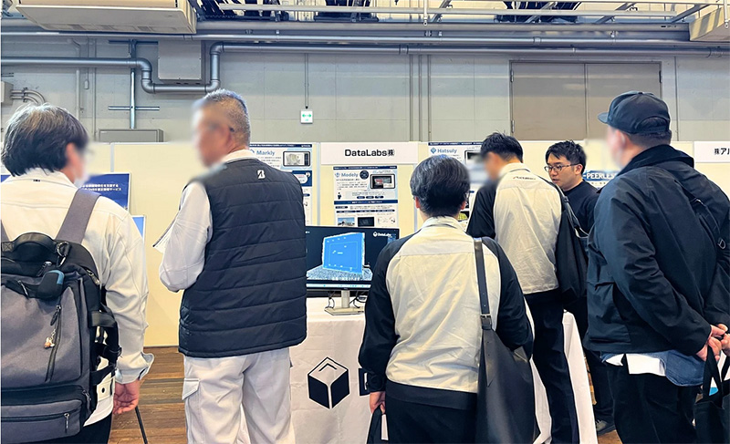 最新の技術に関心を持たれている様子です。