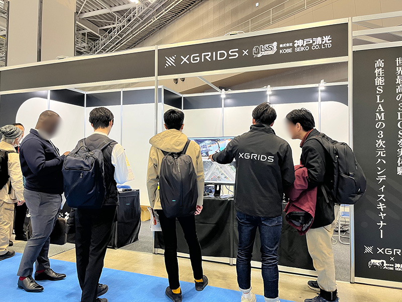 外国人の方と通訳の方を介して説明させていただく機会も！とても感動されていました。