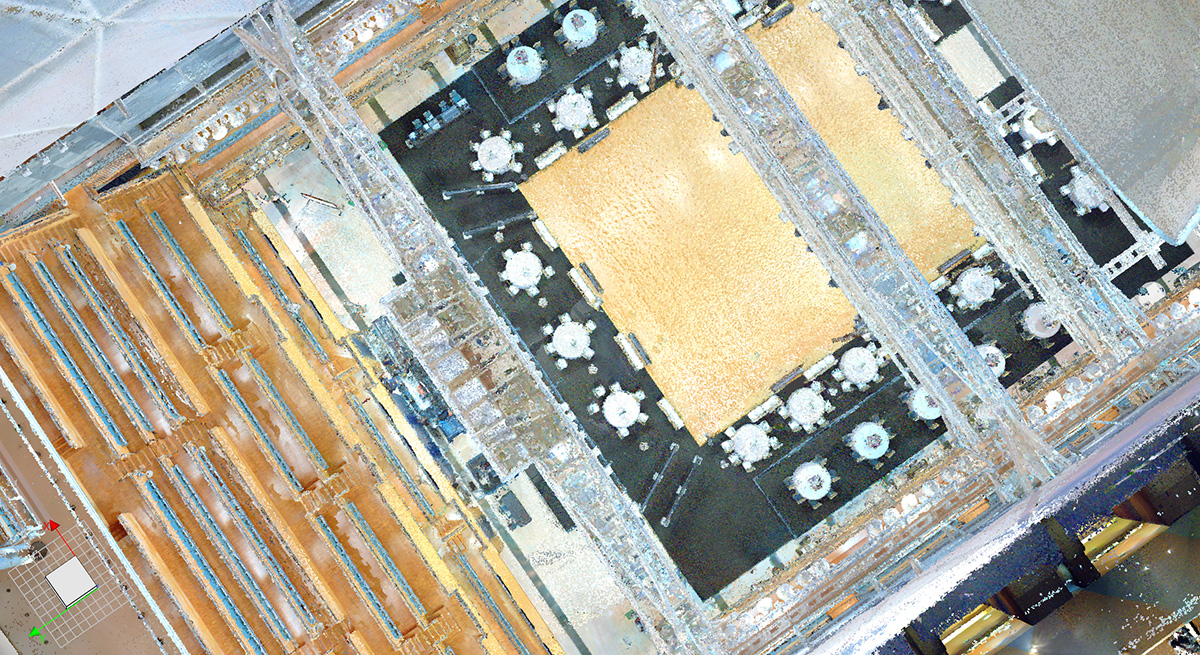 ④VLX3で取得した点群データ。 天井側から見下ろした様子です。テーブルや椅子、座席もハッキリ区別でき、さすがのクオリティです。