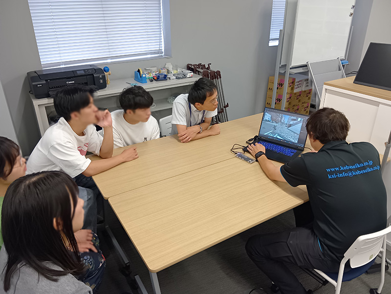 弊社が生成したデータとあわせて、3DGSについての解説も行いました。高品質な3Dデータをご覧いただきながら、興味深く見ていただいている様子でした。