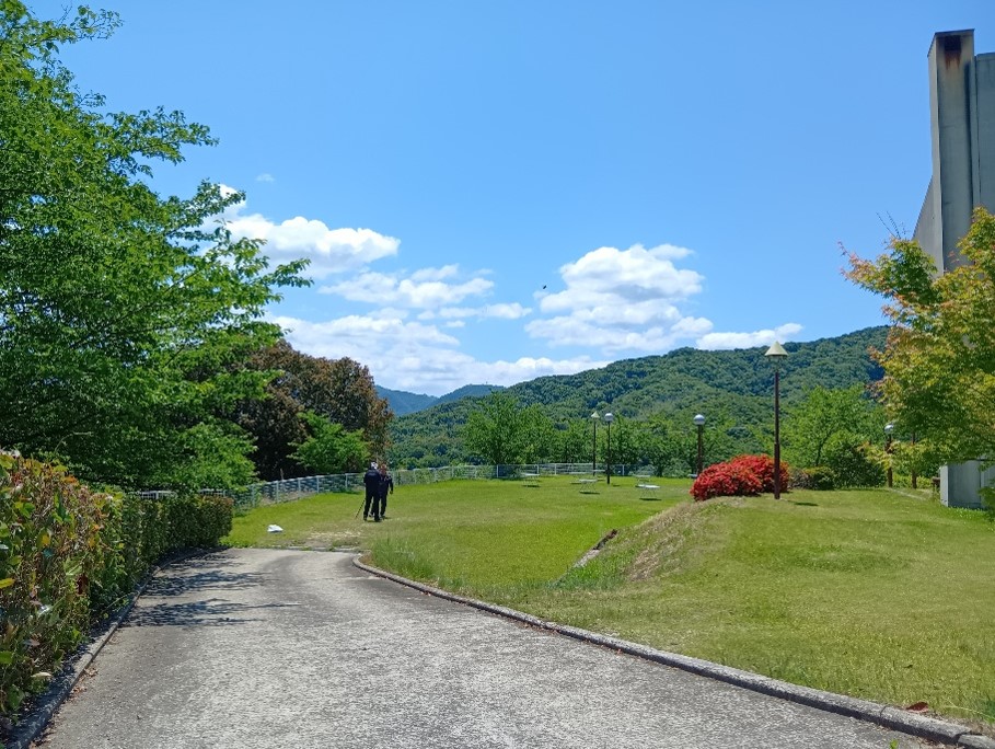 画になるほどの快晴、熱中症対策は欠かせません