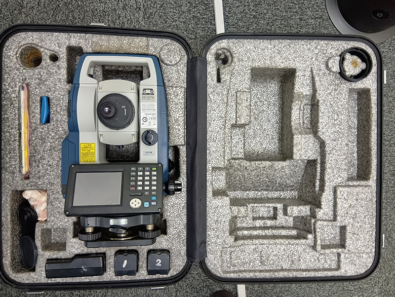 ソキア トータルステーション FX-105  中古品(U-027) 